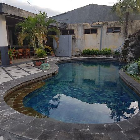 Trophy Hotel Sumbawa Besar Luaran gambar