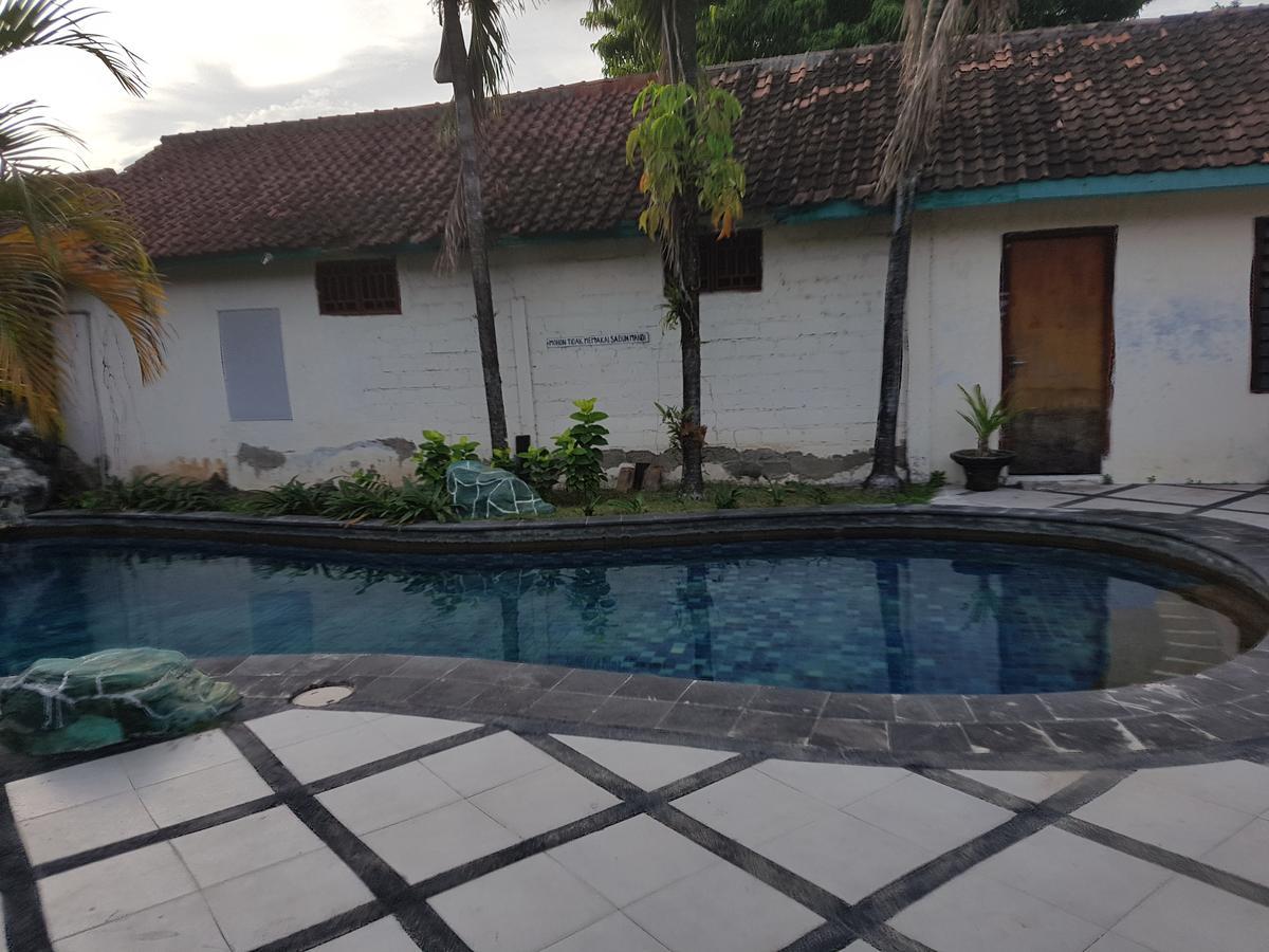 Trophy Hotel Sumbawa Besar Luaran gambar