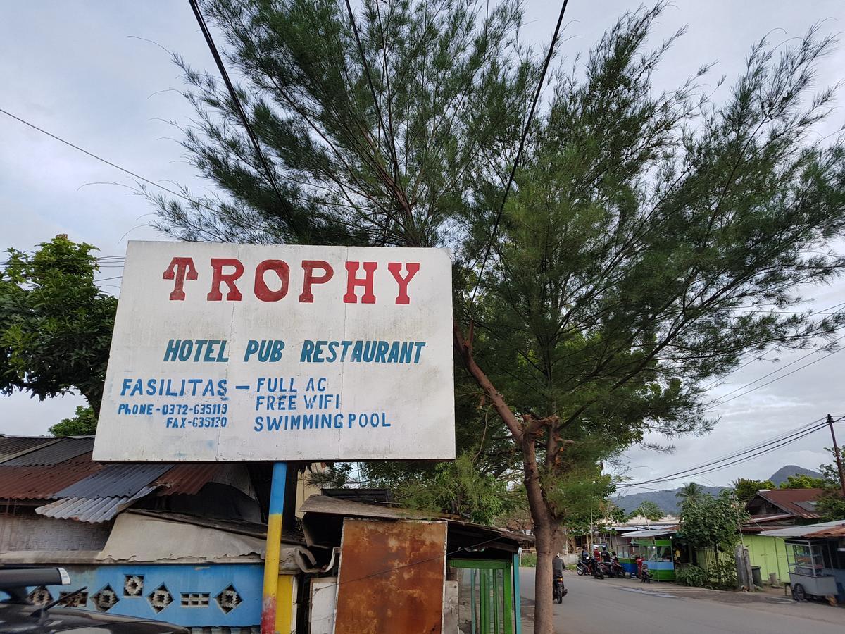 Trophy Hotel Sumbawa Besar Luaran gambar